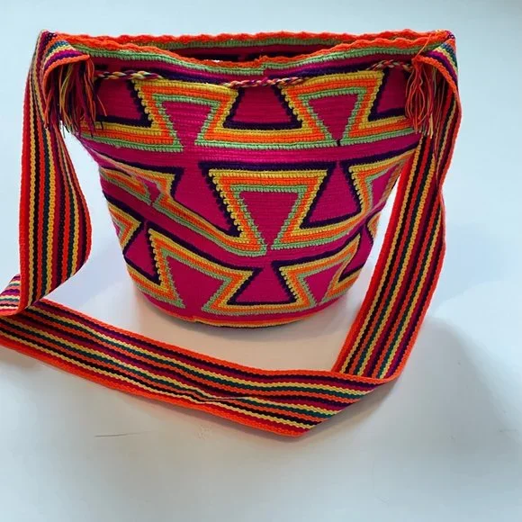 Wayuu Mochila Handwoven Crossbody Bag – Multicolor – NWOT - Picture 3 of 4